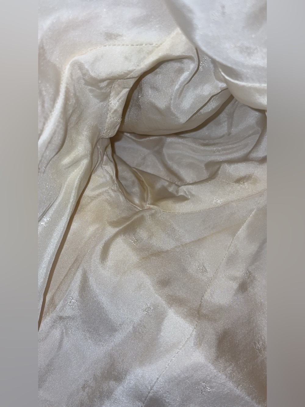 CHANEL Boutique Pale Cream Bouclé Cropped Blazer - Picture 12 of 16